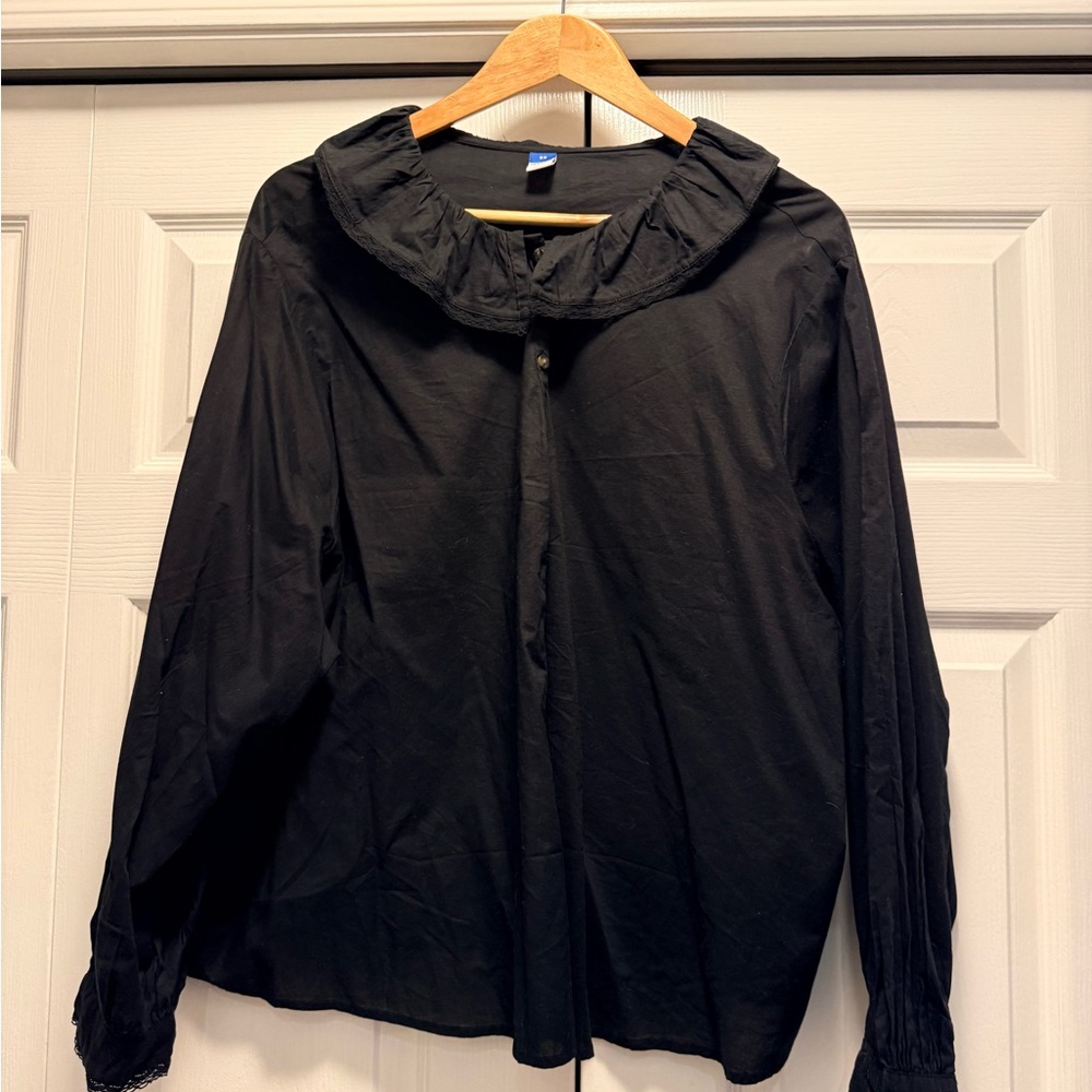 Elegant Black Women's Button Down Shirt with Ruffle Collar